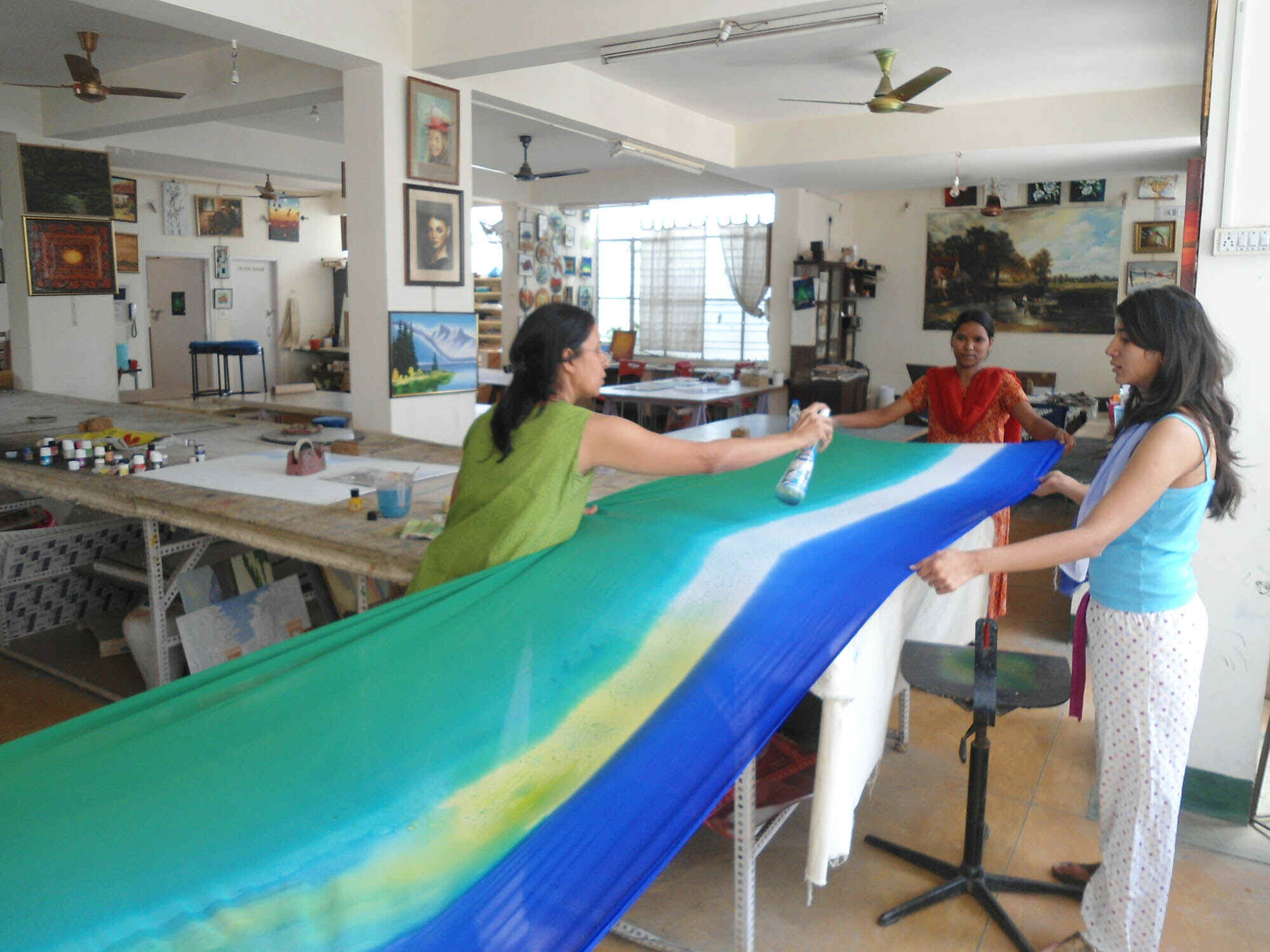 fabricpainting03.JPG (215153 bytes)